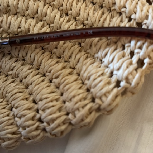 Stylish Brown Sunglasses Burberry - Picture 3 of 4